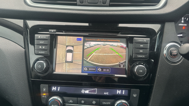 Nissan Qashqai 1.3 DiG-T N-Connecta 5dr Petrol Hatchback